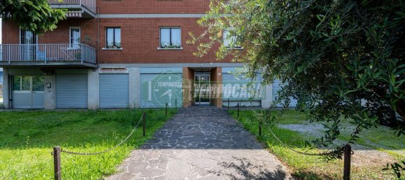 3-salle Appartement à Stezzano, Italy No. 145789 3