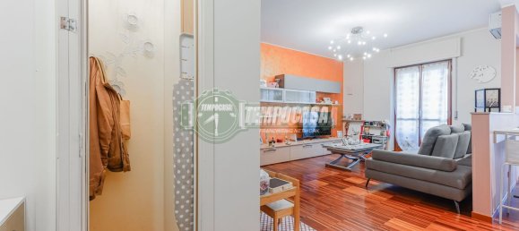 3-salle Appartement à Stezzano, Italy No. 145789 4