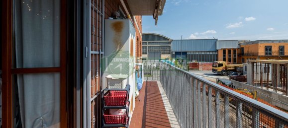 3-salle Appartement à Stezzano, Italy No. 145789 12