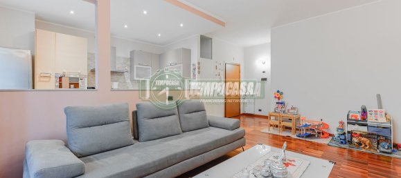 3-salle Appartement à Stezzano, Italy No. 145789 7