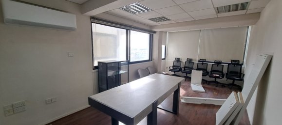 Офис с 3 комнатами в Ларнака, Кипр № 26056 4
