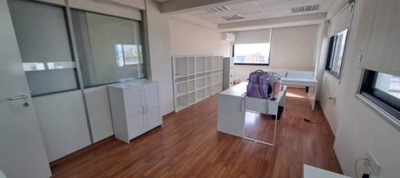 Офис с 3 комнатами в Ларнака, Кипр № 26056 2