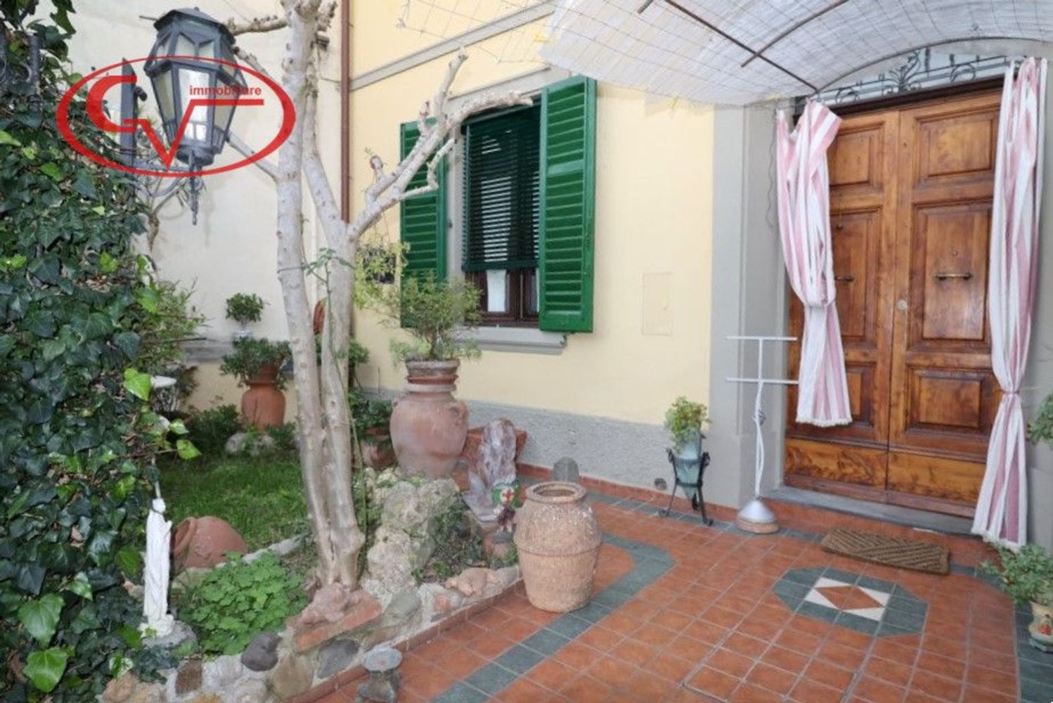 6غرفة منزل في Montevarchi, Italy رقم 142859