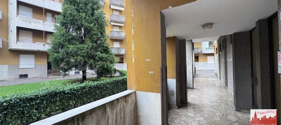 Apartamento T2 em Varese, Italy N.º 374167 2