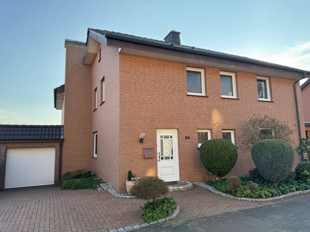 3 bedrooms Townhouse in Steinfurt, Germany No. 193359