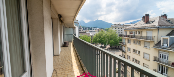 3 bedrooms Apartment in Chambery, France No. 335841 2
