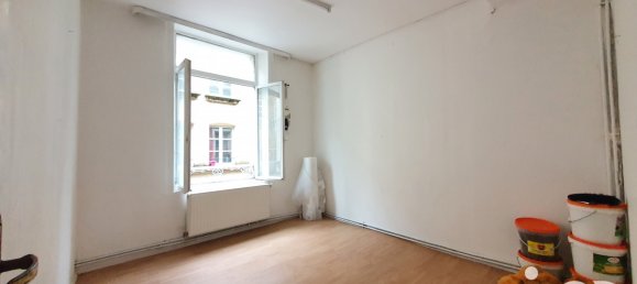 Edificio de 3 habitaciónes en Sedan, France No. 83522 2