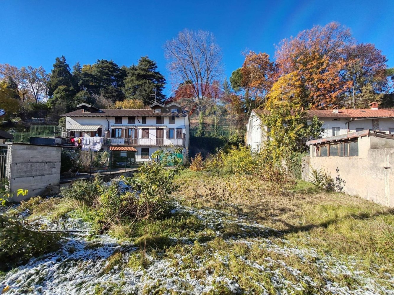 400m² Land in Cassano Magnago, Italy No. 113044