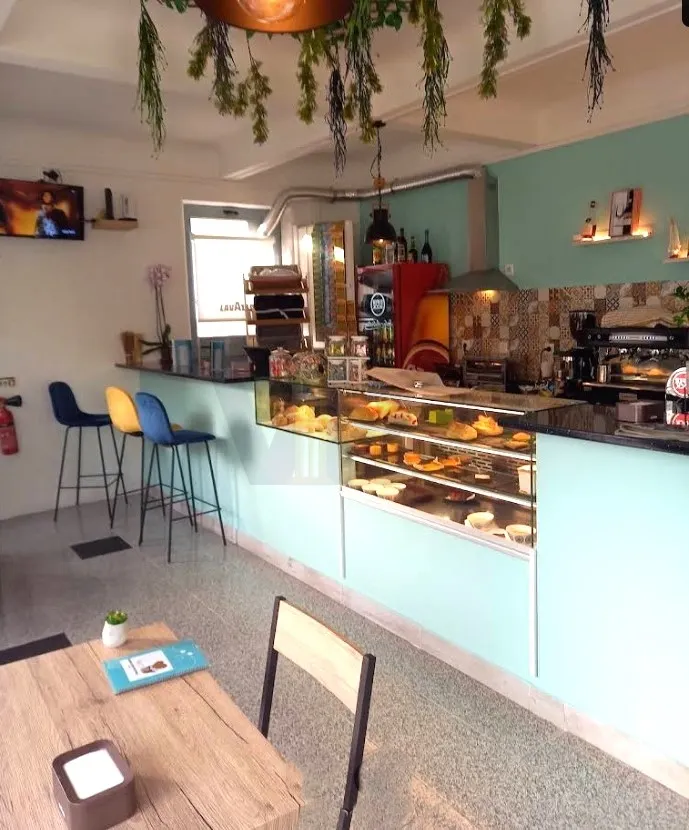 80m² Commercial property in Porto, Portugal No. 229194