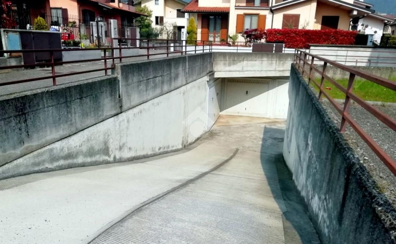 Propiedad comercial en Nave, Italy 240 m² No. 100023