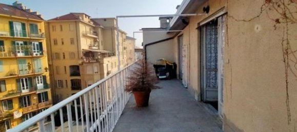 5 rooms Apartment in Turin, Italy No. 201835 13