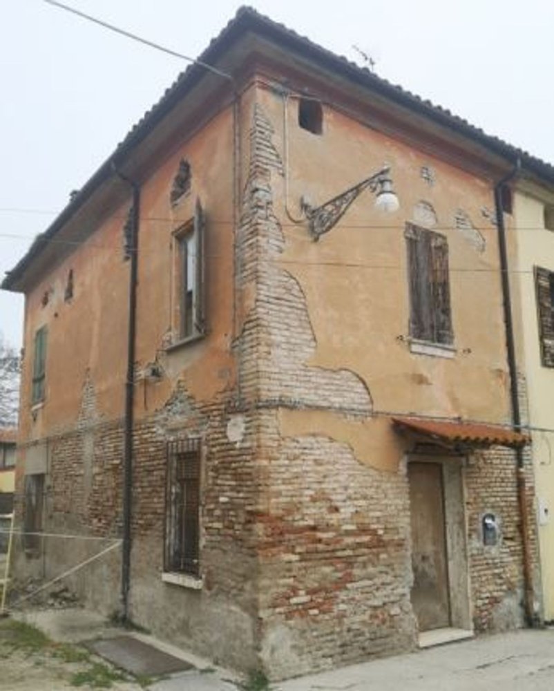 4 rooms Apartment in Argenta, Italy No. 19548