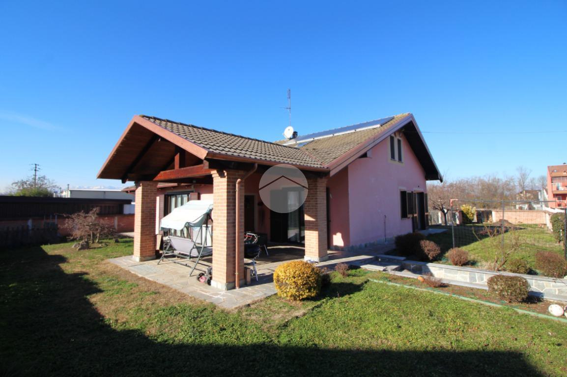 8-Zimmer Villa in Brandizzo, Italy, Nr. 4573