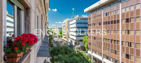 4 bedrooms Apartment in Rome, Italy No. 131300 19