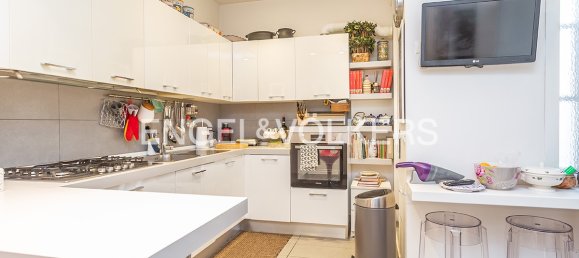 4 bedrooms Apartment in Rome, Italy No. 131300 11