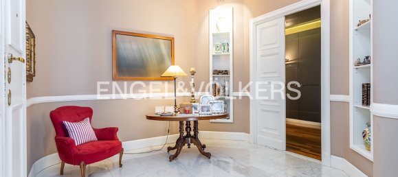 4 bedrooms Apartment in Rome, Italy No. 131300 8