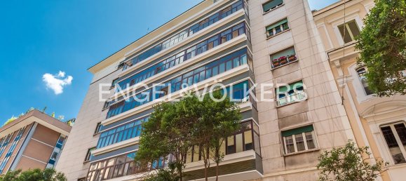 4 bedrooms Apartment in Rome, Italy No. 131300 20