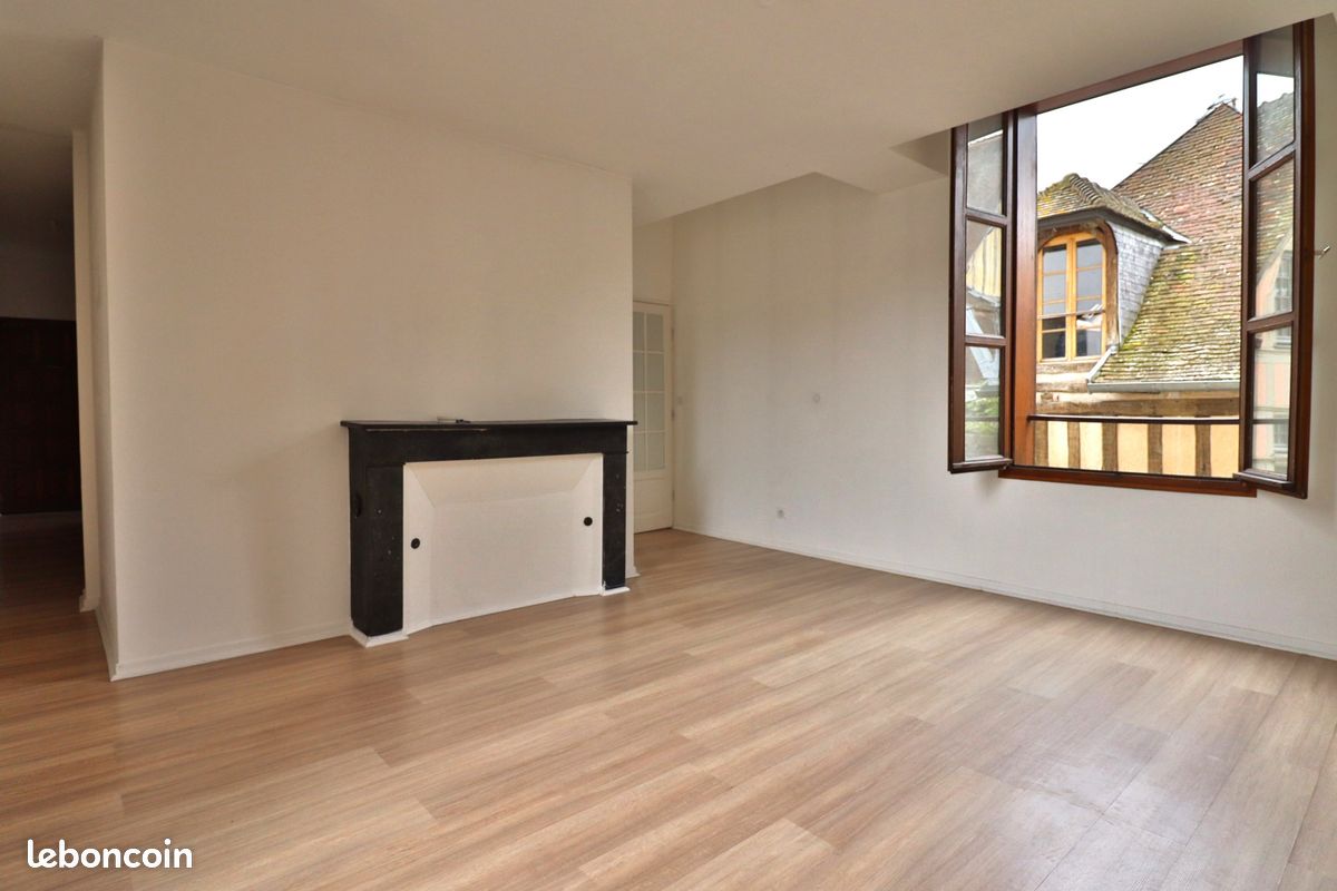 Apartamento de 2 dormitorios en Troyes, France No. 266712
