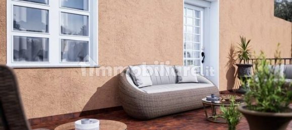 2 bedrooms Apartment in Florence, Italy No. 328821 2