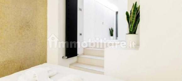 2 bedrooms Apartment in Rome, Italy No. 203107 3
