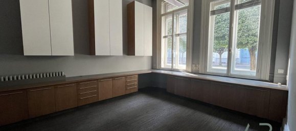 213m² Office in Lille, France No. 64759 5