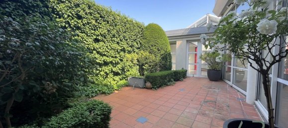 213m² Office in Lille, France No. 64759 3