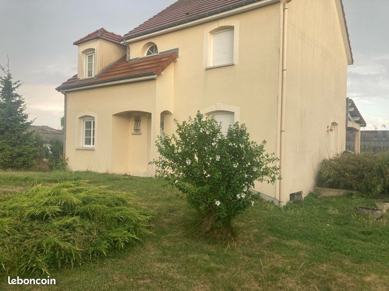 4 chambres Maison à Rouilly-Sacey, France No. 281037