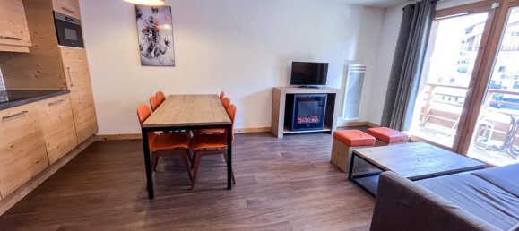 2 bedrooms Apartment in Les Belleville, France No. 1227 3