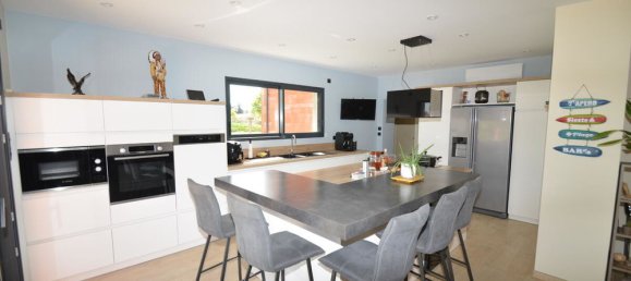 3 bedrooms House in Dordogne, France No. 338617 9