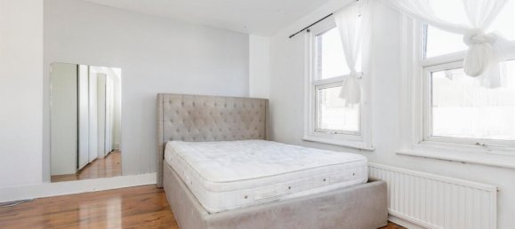 3 bedrooms House in Watford, United Kingdom No. 6061 14