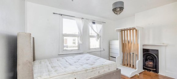 3 bedrooms House in Watford, United Kingdom No. 6061 9