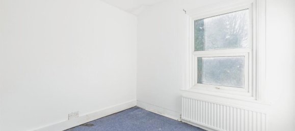 3 bedrooms House in Watford, United Kingdom No. 6061 10