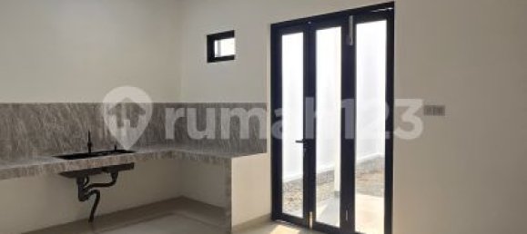 Casa de 3 dormitorios en Kembangan, Indonesia No. 2634 3