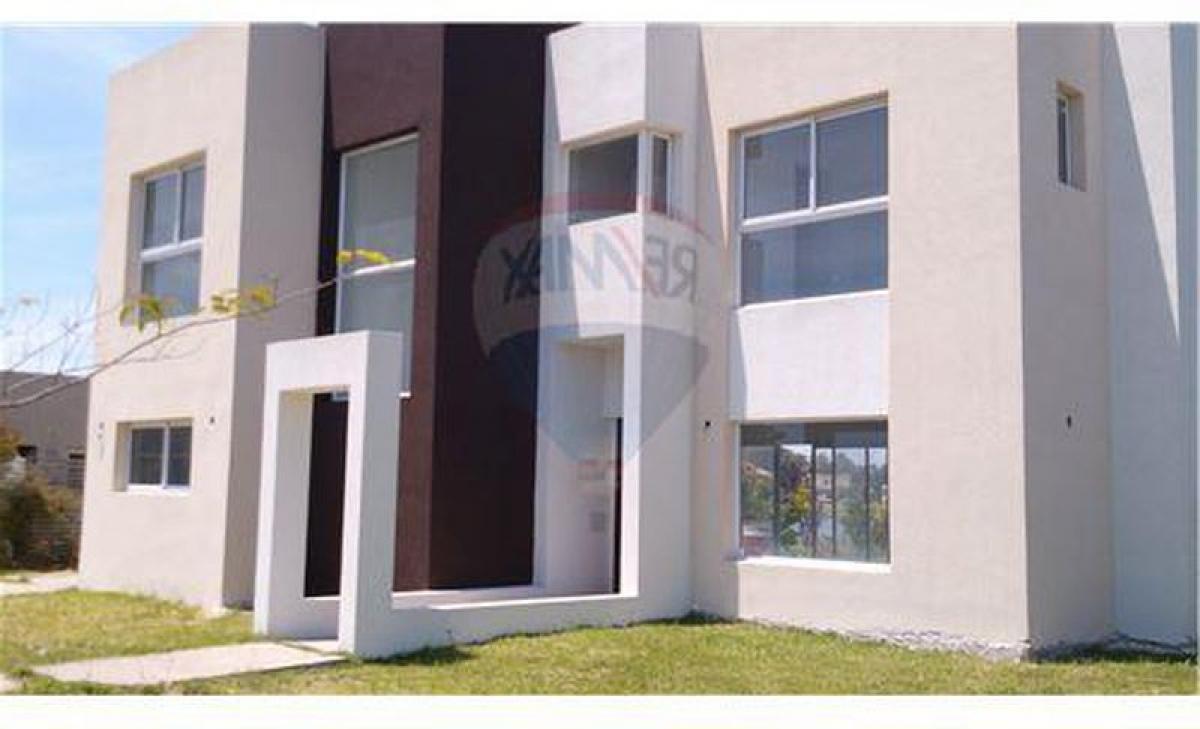 4 غرف نوم منزل في Escobar, Argentina رقم 7332