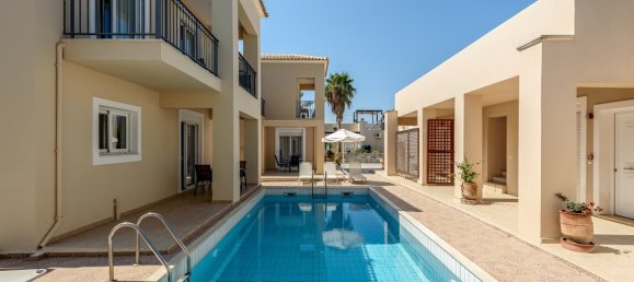 3 bedrooms Property in Chania, Greece No. 3322 2