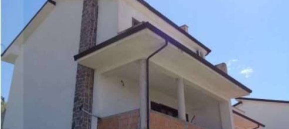Apartamento de 3 dormitorios en Bisignano, Italy No. 182513 20
