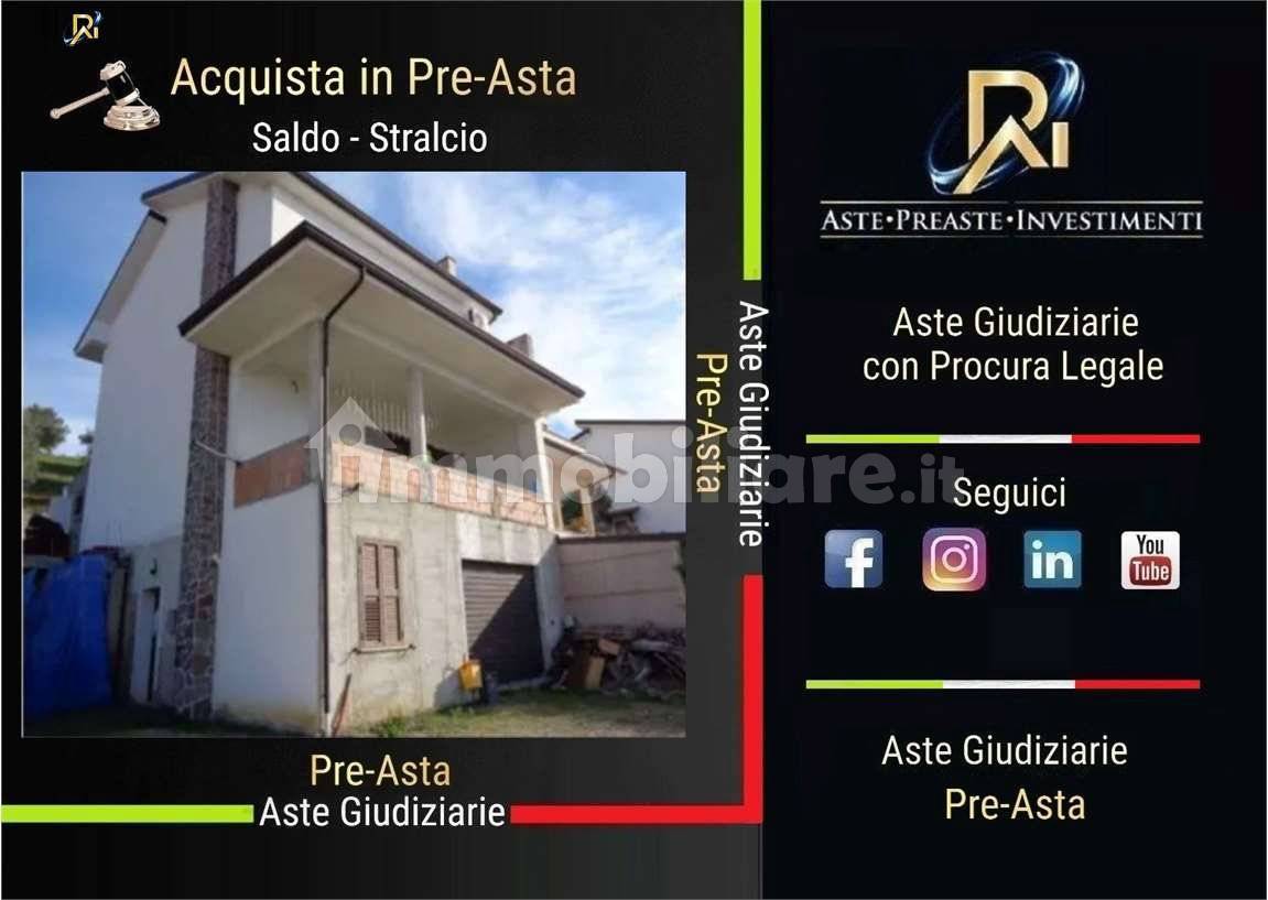 Apartamento de 3 dormitorios en Bisignano, Italy No. 182513