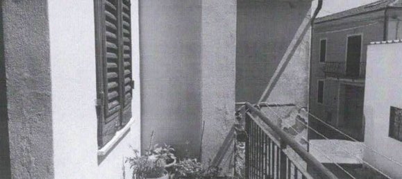 4 bedrooms House in Capraia e Limite, Italy No. 323148 8