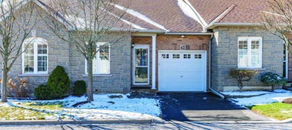 2 bedrooms Condo in Hamilton, Canada No. 102 2