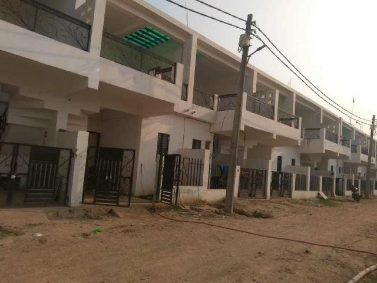 2 Schlafzimmer Haus in Lucknow, India, Nr. 893