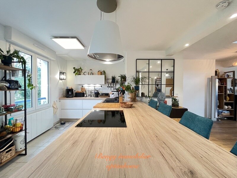 Dúplex de 3 dormitorios en Tours, France No. 210404