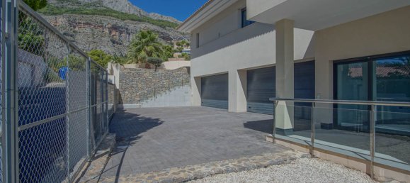 5 bedrooms Villa in Altea, Spain No. 8734 16