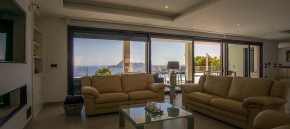 5 bedrooms Villa in Altea, Spain No. 8734 3