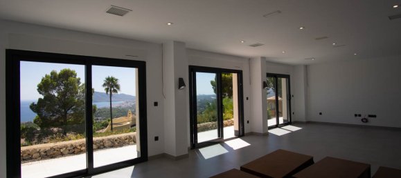 5 bedrooms Villa in Altea, Spain No. 8734 10