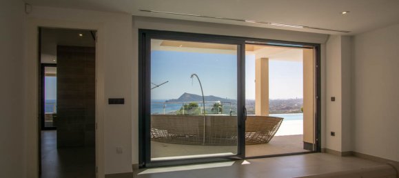 5 bedrooms Villa in Altea, Spain No. 8734 11