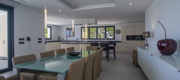 5 bedrooms Villa in Altea, Spain No. 8734 8