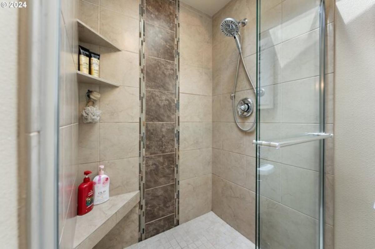 5 bedrooms House in Beaverton, USA No. 389569