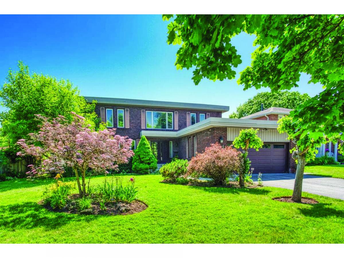 4 bedrooms House in Oakville, Canada No. 705