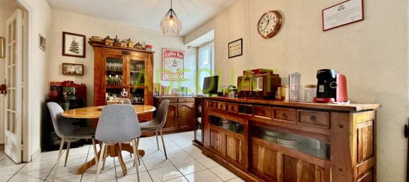 5 bedrooms Villa in Bourgoin-Jallieu, France No. 206585 4