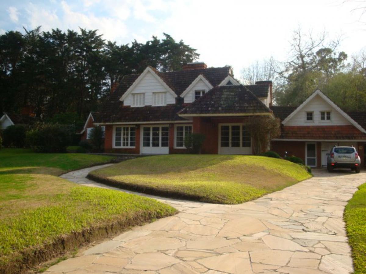 4 bedrooms House in Maldonado, Uruguay No. 8024